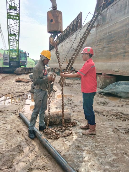 Pemasangan rantai jangkar